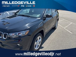 Used 2024 Jeep Compass Latitude image 1