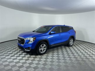 Used 2024 GMC Terrain SLE image 1