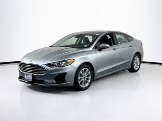Used 2020 Ford Fusion SE image 1