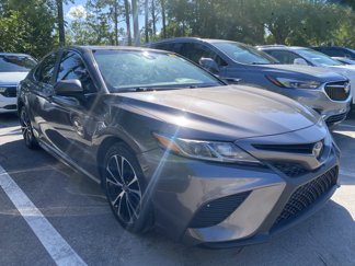 Used 2019 Toyota Camry L image 1