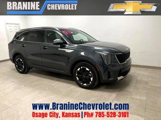 Used 2024 Kia Sorento S image 1