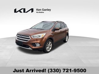 Used 2017 Ford Escape SE w/ Equipment Group 201A image 1