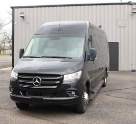 Used 2023 Mercedes-Benz Sprinter 3500 image 1