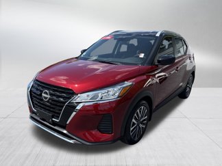Used 2023 Nissan Kicks SV image 1