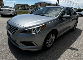 Used 2017 Hyundai Sonata SE image 1