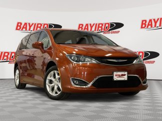 Used 2018 Chrysler Pacifica Touring Plus w/ Tire & Wheel Group image 1