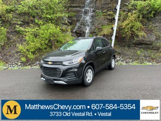 Used 2019 Chevrolet Trax LT w/ LT Convenience Package image 1