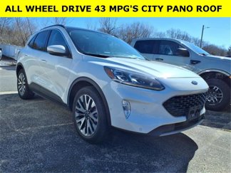 Used 2020 Ford Escape Titanium image 1