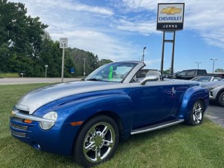 Used 2004 Chevrolet SSR w/ Preferred Equipment Group image 1
