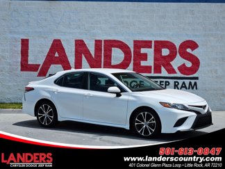 Used 2019 Toyota Camry SE image 1