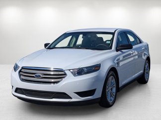 Used 2016 Ford Taurus SE image 1
