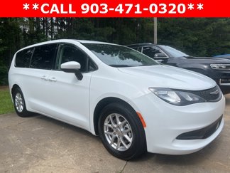 Used 2023 Chrysler Voyager LX image 1