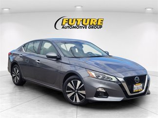 Used 2020 Nissan Altima 2.5 SV image 1