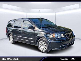 Used 2016 Chrysler Town & Country Touring image 1