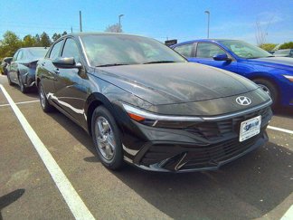 New 2025 Hyundai Elantra SE image 1