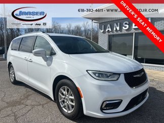 Used 2022 Chrysler Pacifica Touring-L image 1