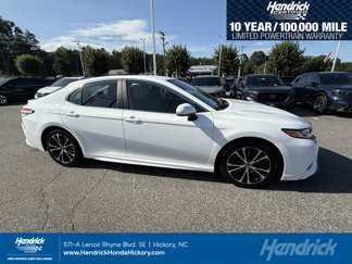 Used 2020 Toyota Camry SE image 1