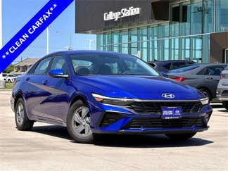 Used 2025 Hyundai Elantra SE image 1
