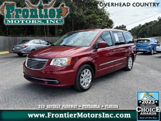 Used 2015 Chrysler Town & Country Touring image 1
