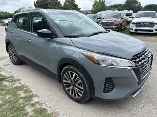 Used 2023 Nissan Kicks SV image 1