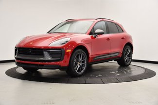 Certified 2025 Porsche Macan Turbo image 1