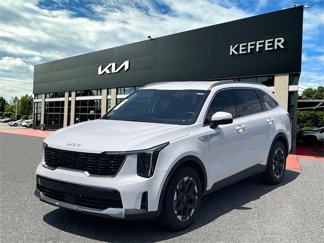 Used 2025 Kia Sorento S image 1