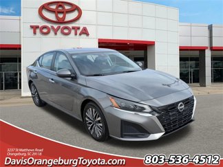 Used 2023 Nissan Altima 2.5 SV image 1