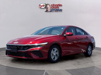 Certified 2025 Hyundai Elantra SE image 1