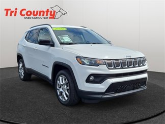 Used 2022 Jeep Compass Latitude image 1