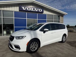 Used 2023 Chrysler Pacifica Touring-L image 1