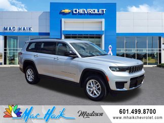 Used 2023 Jeep Grand Cherokee L Laredo image 1