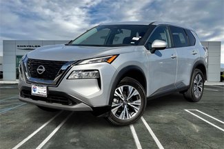 Used 2023 Nissan Rogue SV image 1