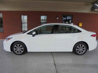 Used 2021 Toyota Corolla LE image 1