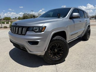 Used 2017 Jeep Grand Cherokee Altitude image 1