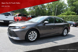 Used 2019 Toyota Camry LE image 1