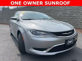 Used 2015 Chrysler 200 Limited w/ Convenience Group image 1