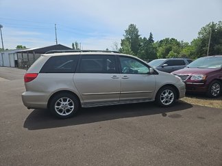 Used 2004 Toyota Sienna XLE image 1