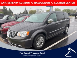 Used 2016 Chrysler Town & Country Touring-L image 1
