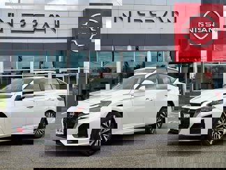 Used 2023 Nissan Altima 2.5 SV image 1
