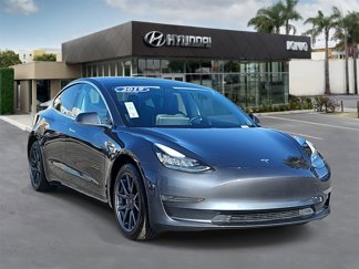 Used 2019 Tesla Model 3 Standard Range Plus image 1