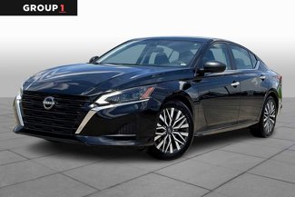 Used 2024 Nissan Altima 2.5 SV image 1