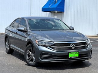 Certified 2024 Volkswagen Jetta SE image 1