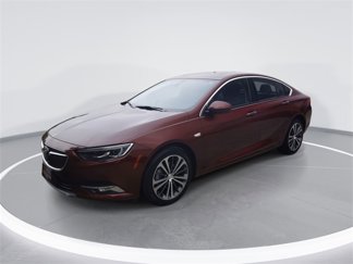 Used 2018 Buick Regal Essence w/ Driver Confidence Package #1 image 1