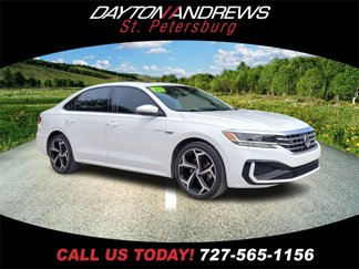 Used 2020 Volkswagen Passat 2.0T R-Line image 1