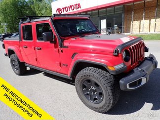 Used 2022 Jeep Gladiator Sport image 1