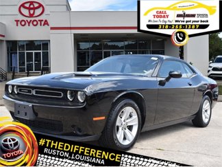 Used 2023 Dodge Challenger SXT image 1