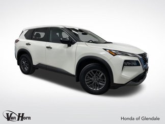 Used 2023 Nissan Rogue S image 1