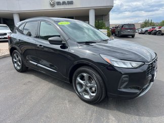 Used 2023 Ford Escape ST-Line image 1