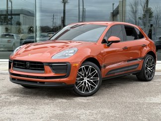 Certified 2025 Porsche Macan image 1