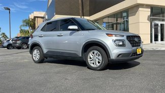 Certified 2022 Hyundai Venue SE image 1